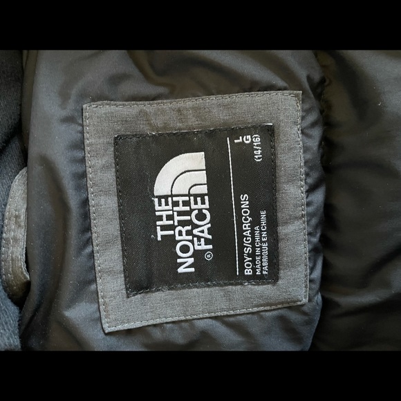 Boys North Face Parka - Picture 2 of 2